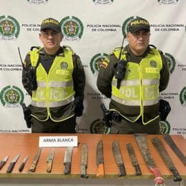 Policía incautó más de 10 armas blancas a hinchas en el estadio Pascual Guerrero