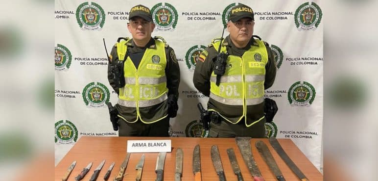 Policía incautó más de 10 armas blancas a hinchas en el estadio Pascual Guerrero