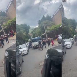 Video: Motociclistas bajaron sus motos de una grúa tras ser inmovilizadas