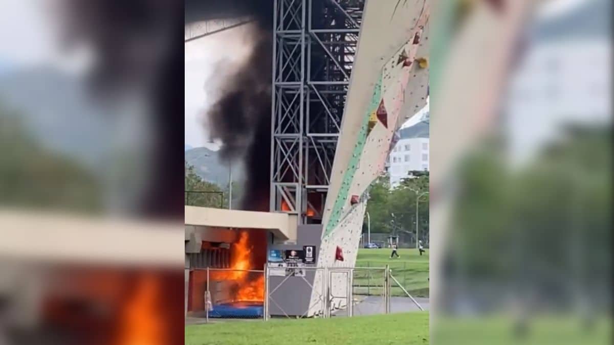 Video: Reportan fuerte incendio estructural en el Coliseo del Pueblo