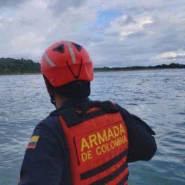 Armada rescató a 19 personas que habían quedado a la deriva en Santa Marta