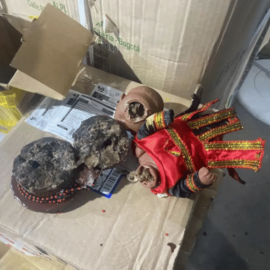 Autoridades incautan cocaína en muñecos que se dirigían a España