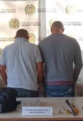 Abren indagación contra policías que esposaron a mujer en Cartagena
