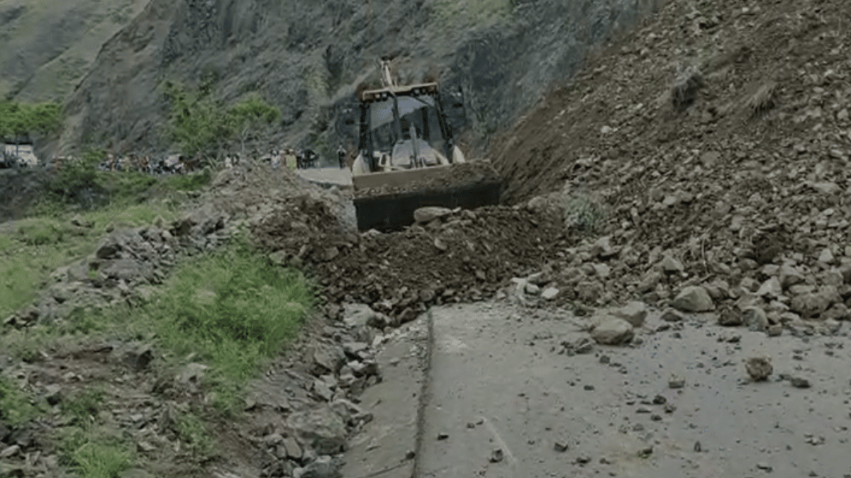 Cierre de vía Dagua – Loboguerrero por deslizamiento de tierra