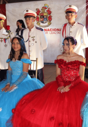 Fotos: Ejército celebró los quince años de 23 niñas del Valle