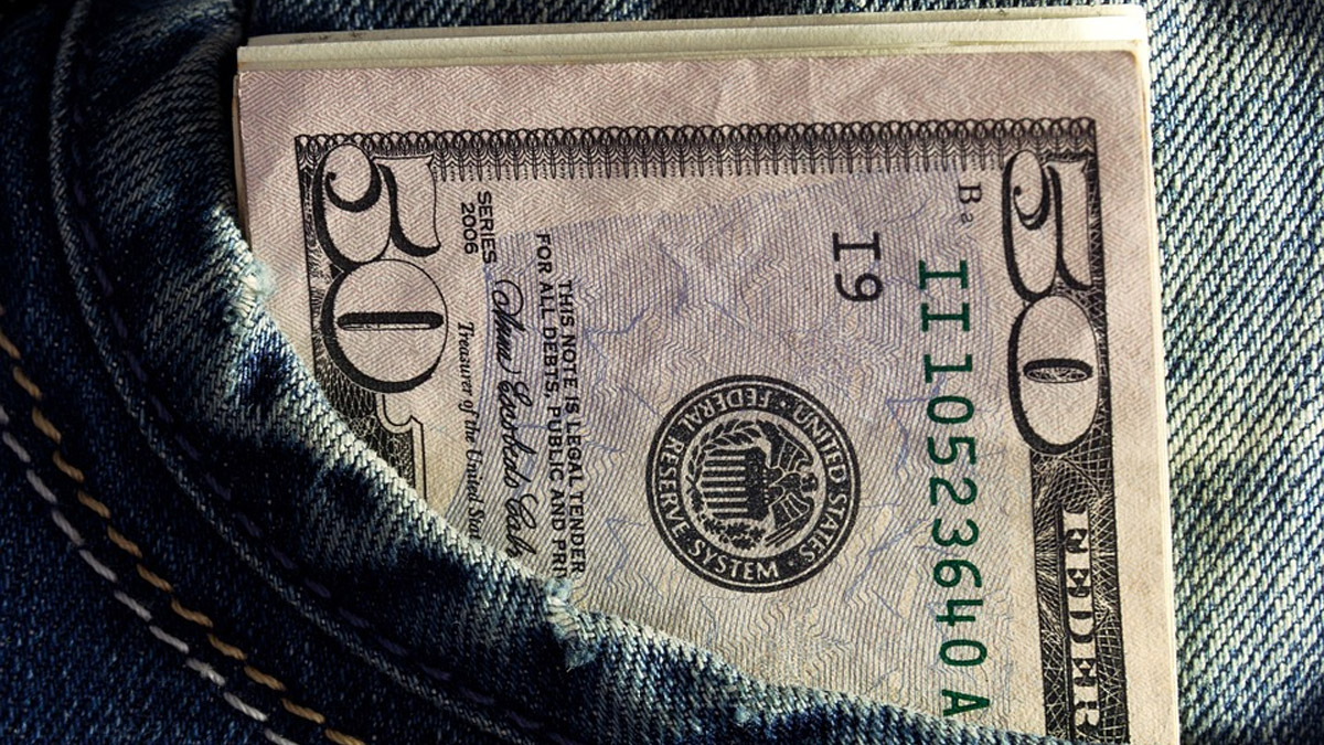 Histórico dólar a 5.000 en Colombia:  Ganadores y perdedores con el alza