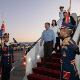 Presidente Petro aterrizó en Egipto para hablar sobre cambio climático