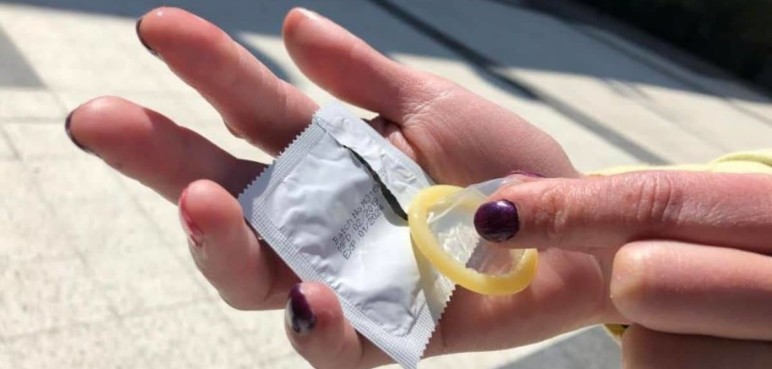 Quitarse el condón sin consentimiento se podría convertir en delito