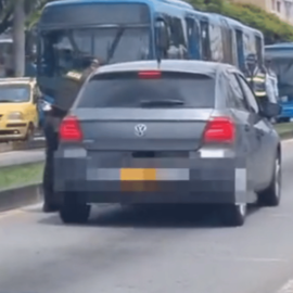 Vuelve y juega: Conductor que invadió carril del MÍO fue multado