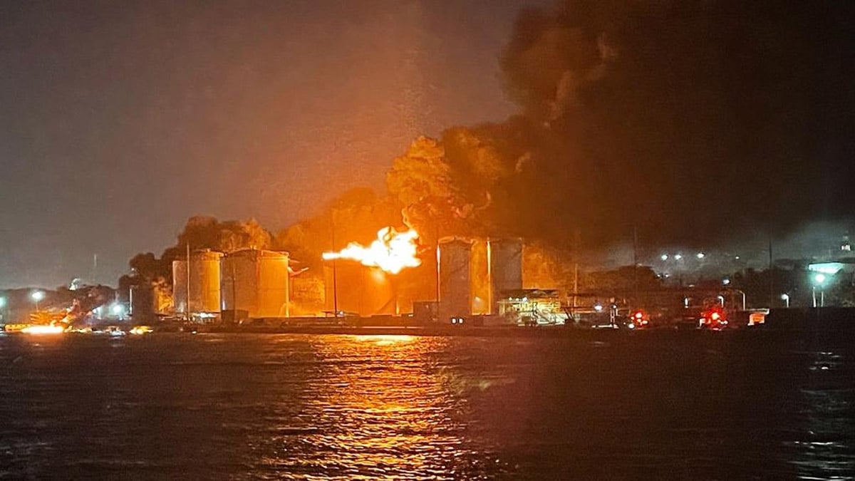 Un bombero muerto dejó gigantesco incendio en empresa de Barranquilla