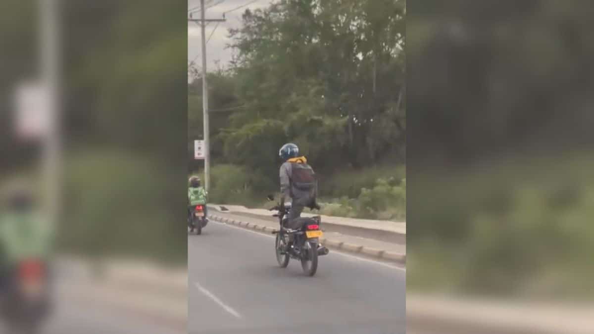 ¡Qué tal! Motociclista realiza piruetas en plena vía Cali – Jamundí