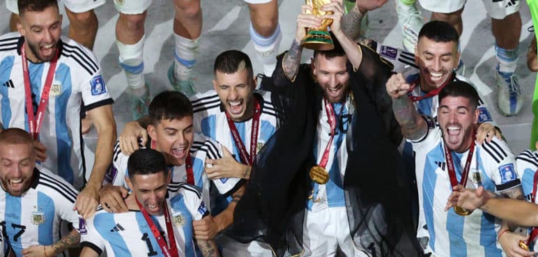 Selección argentina aterrizará en Buenos Aires en la madrugada de este martes