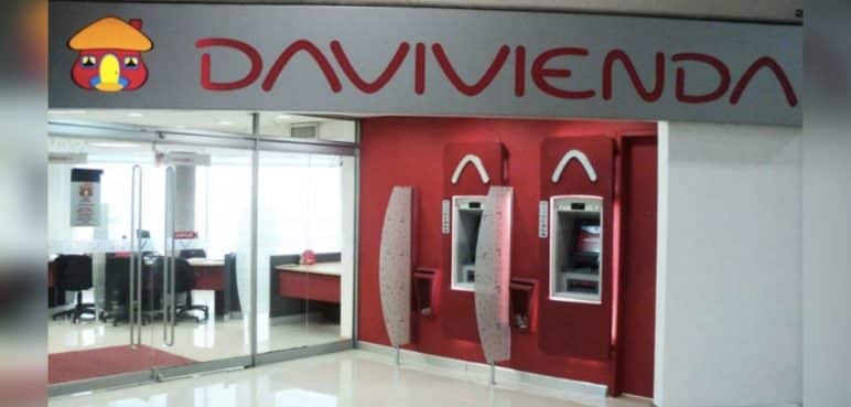 Usuarios reportan caída de varios servicios bancarios de Davivienda