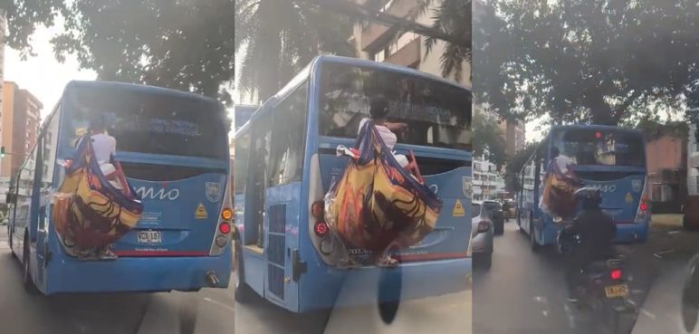 Video: Hombre se colgó en un bus del MÍO mientras cargaba un costal