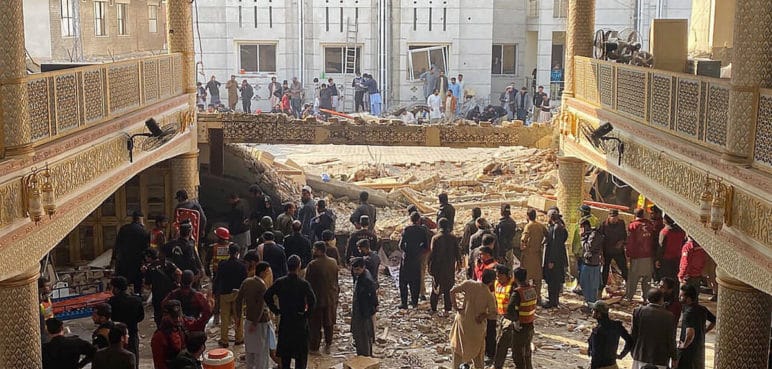 Al menos 59 muertos tras ataque a una mezquita de Pakistán