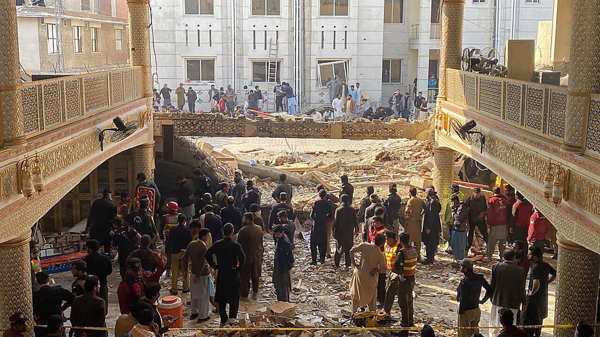 Al menos 59 muertos tras ataque a una mezquita de Pakistán