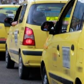 Gremio de taxistas se tomarían los aeropuertos ante posible paro