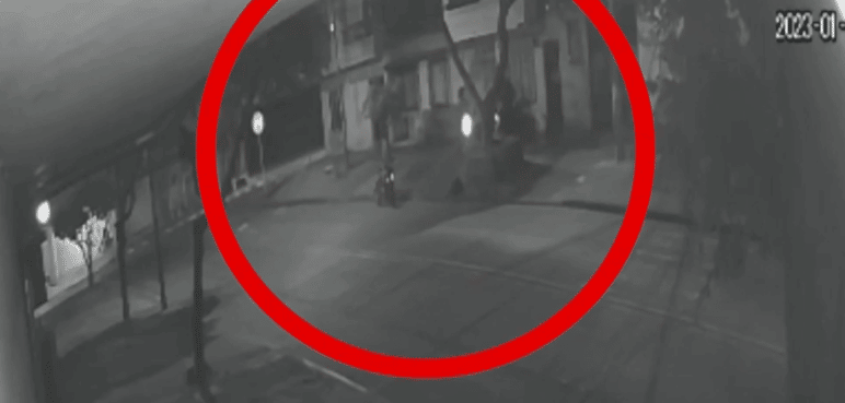 Video: Hombres en moto atracaron a pareja en el barrio Aranjuez de Cali