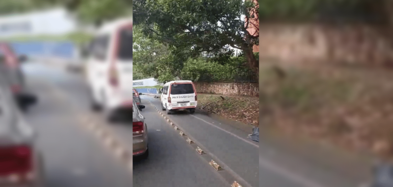 No paran las imprudencias viales: Invaden bicicarril en Cañasgordas