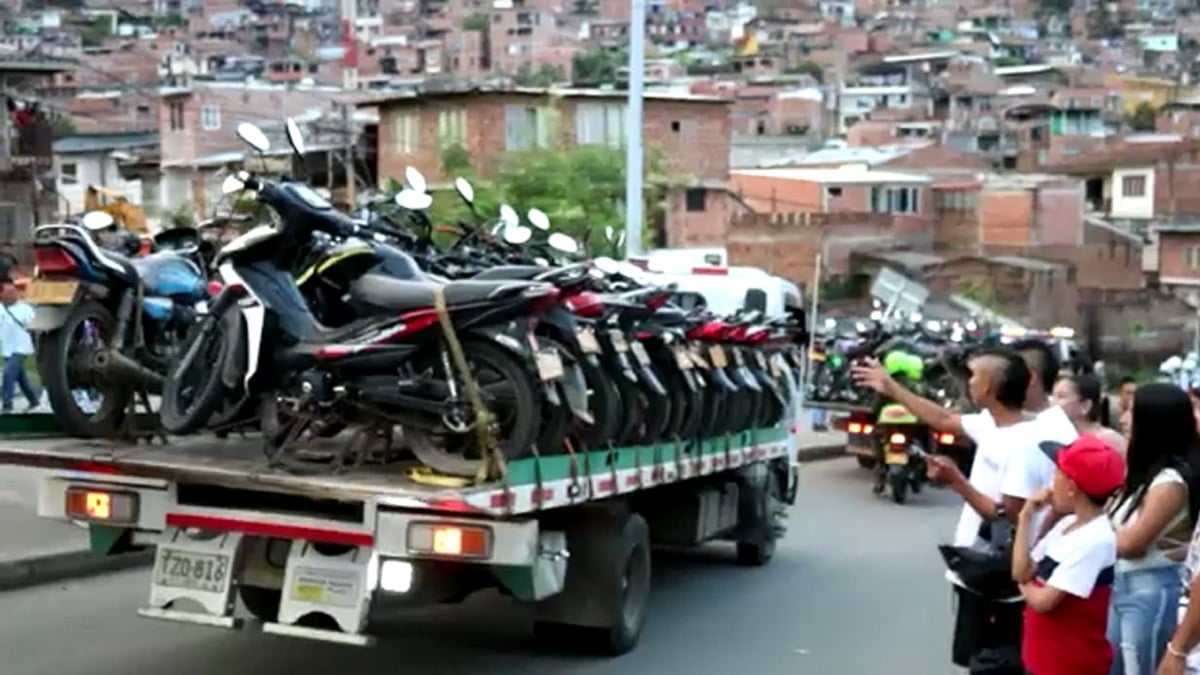 Ospina les propone a motociclistas alternativas para hacer piques en Cali