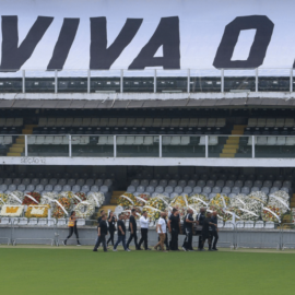 Último adiós al Rey: Este lunes será el velorio de Pelé en el estadio de Santos