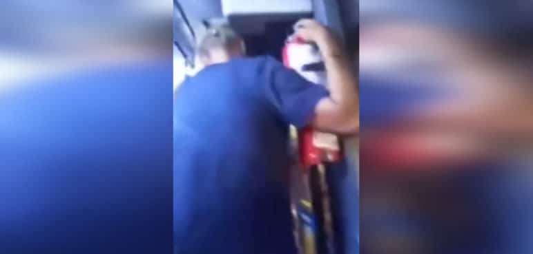Video de usuario registró el robo de un extintor en un bus del MÍO
