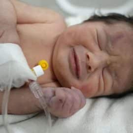 Terremoto en Siria: hallan viva a bebé recién nacida entre los escombros
