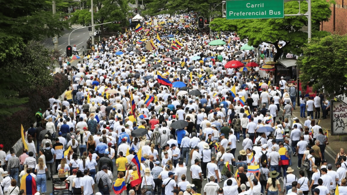 Manifestantes fueron desalojados por ESMAD en Medellín