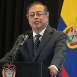 Petro aseguró que le habría brindado asilo al opositor Juan Guaidó