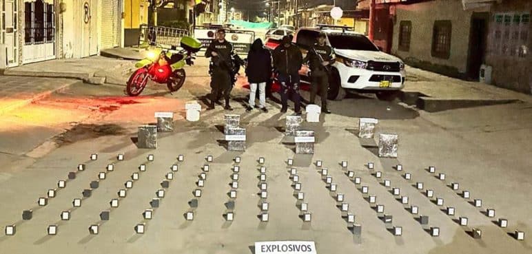 Policías de Tránsito incautan cajas con explosivos provenientes de Bolivia
