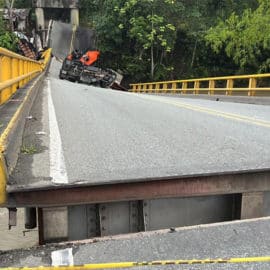 “Con la caída del puente se paraliza medio país”: Alcalde de Caicedonia