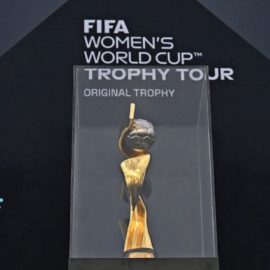 Está de ‘borondo’ por Cali el trofeo de la Copa Mundo Femenina