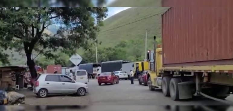 Esto opinan los transportadores afectados por bloqueos en la vía a Buenaventura
