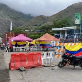 Comunidad de Loboguerrero levantó el bloqueo en la vía a Buenaventura