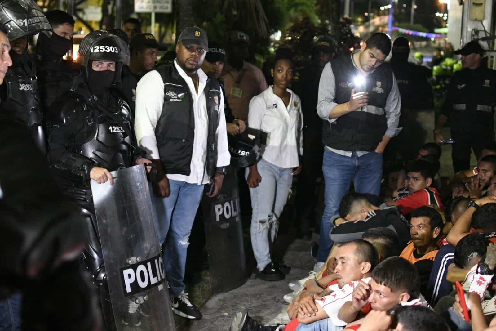 "Debería estar en la cárcel, no en la calle": Ospina sobre hincha liberado