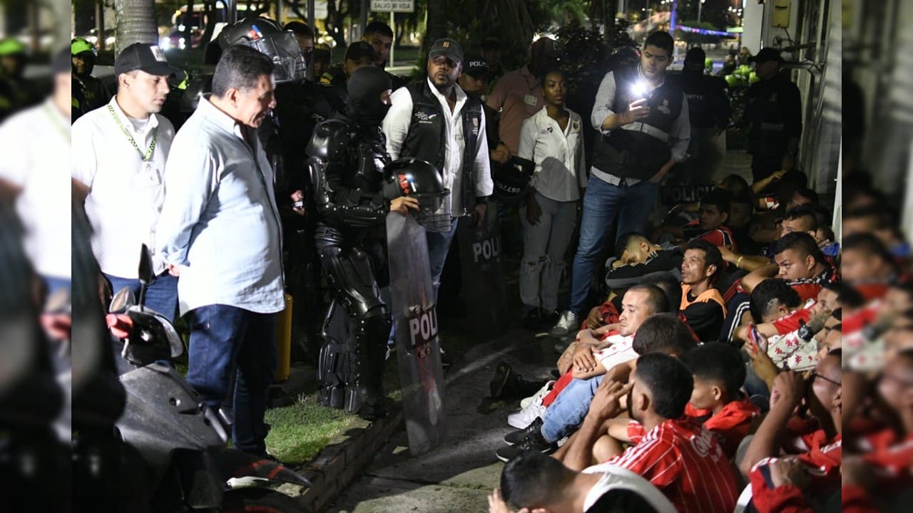 "Son bandidos camuflados": Tulio Gómez sobre hinchas que agredieron a un joven