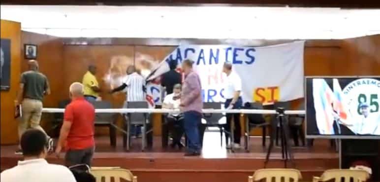 Video: Sindicato de trabajadores de Emcali se fueron a los golpes en plena asamblea