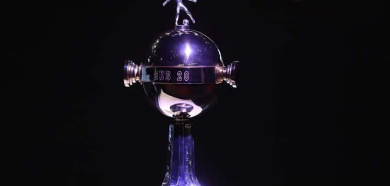 La Conmebol y Panini estrenan álbum dedicado a la Copa Libertadores