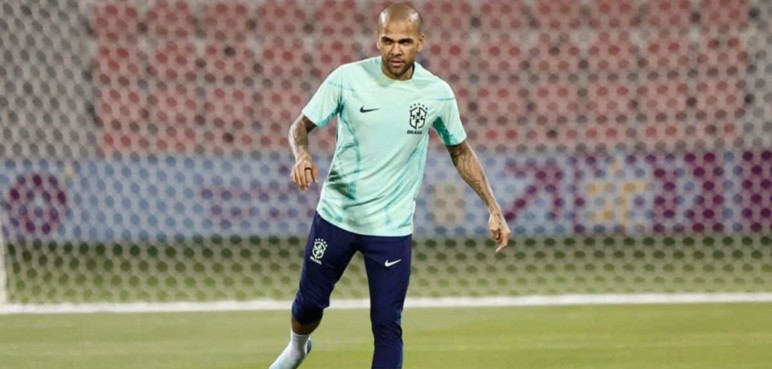 "Espero que ella tenga la conciencia tranquilla": Dani Alves sobre denuncia