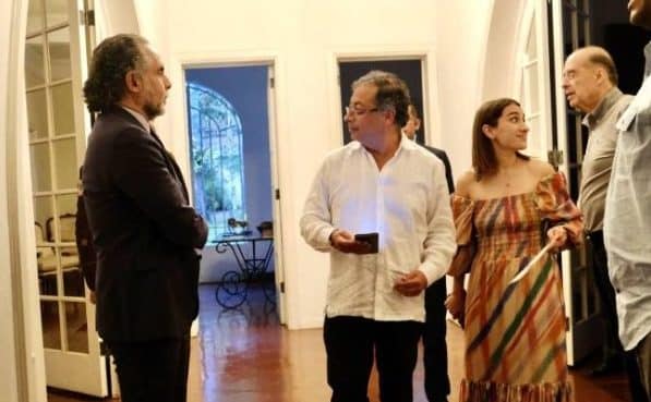 Petro y Benedetti se reunirán por escándalo de Laura Sarabia