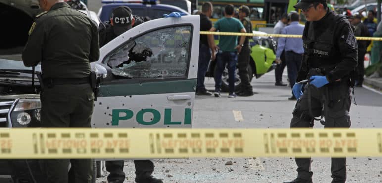 Cinco policías heridos tras una explosión frente a una estación en Bucaramanga