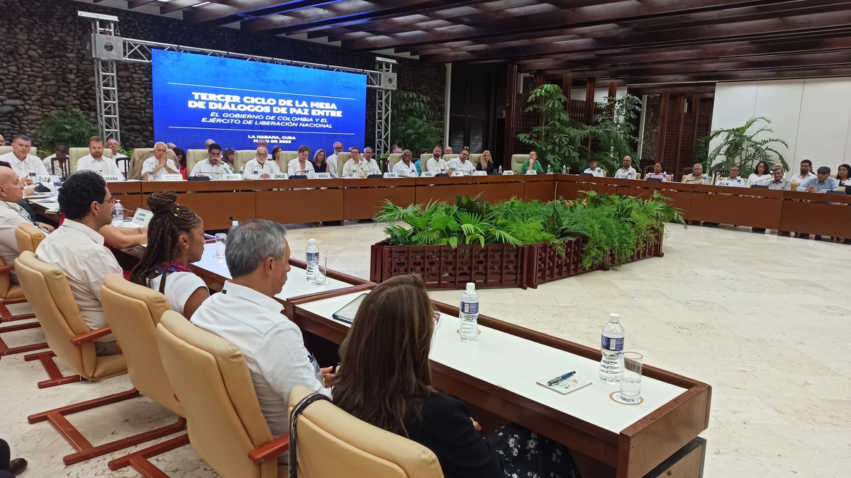 Gobierno y ELN terminan detalles del acuerdo del cese al fuego