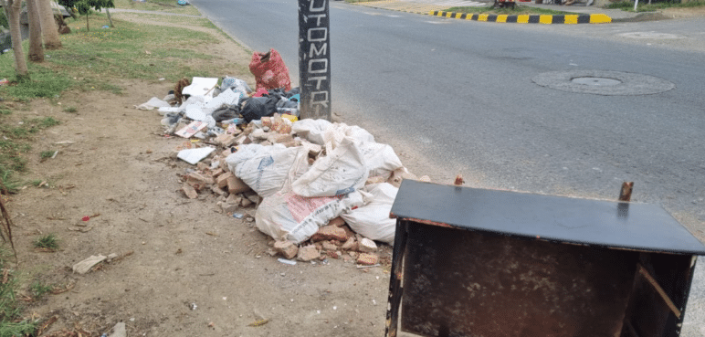 "Empresas de aseo maltratan a los caleños": Ospina denuncia estado de basuras