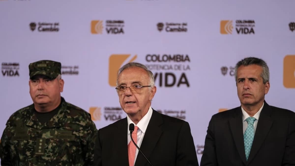 Gobierno designó equipo para negociar la paz con una disidencia de las FARC
