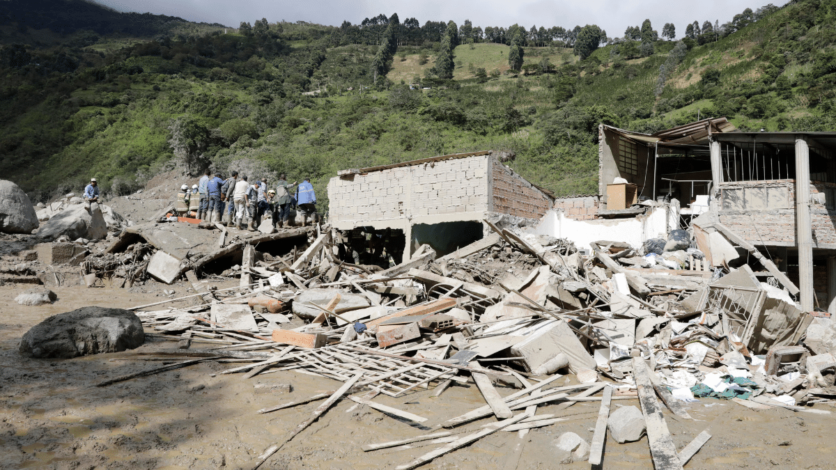 Más de 100 familias fueron evacuadas en Quetame tras avalancha