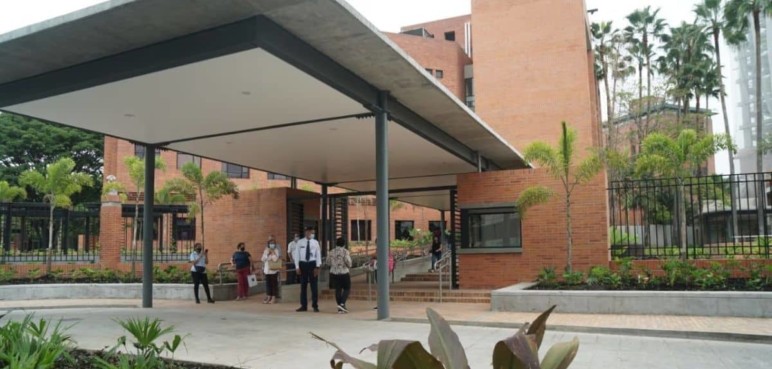Tres personas siguen gravemente heridas en clínica de Cali tras atentado en Jamundí