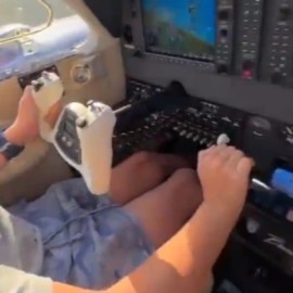 Video: Padre e hijo murieron en accidente de avión cuando el menor piloteaba