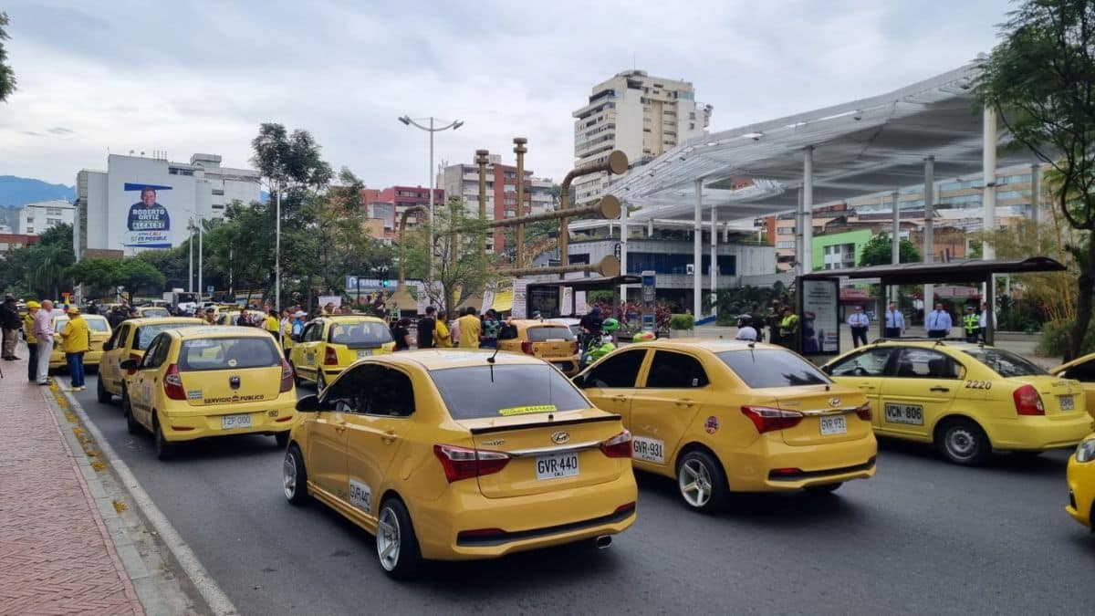 "No se van a permitir bloqueos": Estas serán las medidas durante paro de taxistas