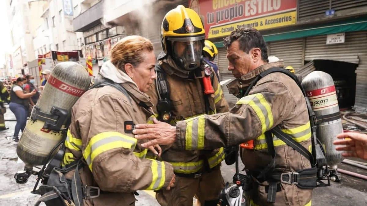 Devastador incendio: Comerciantes del centro comercial El Tesoro piden ayuda