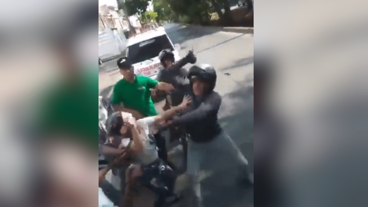Intolerancia en Cali: Conductor del MÍO y motociclista tuvieron un enfrentamiento